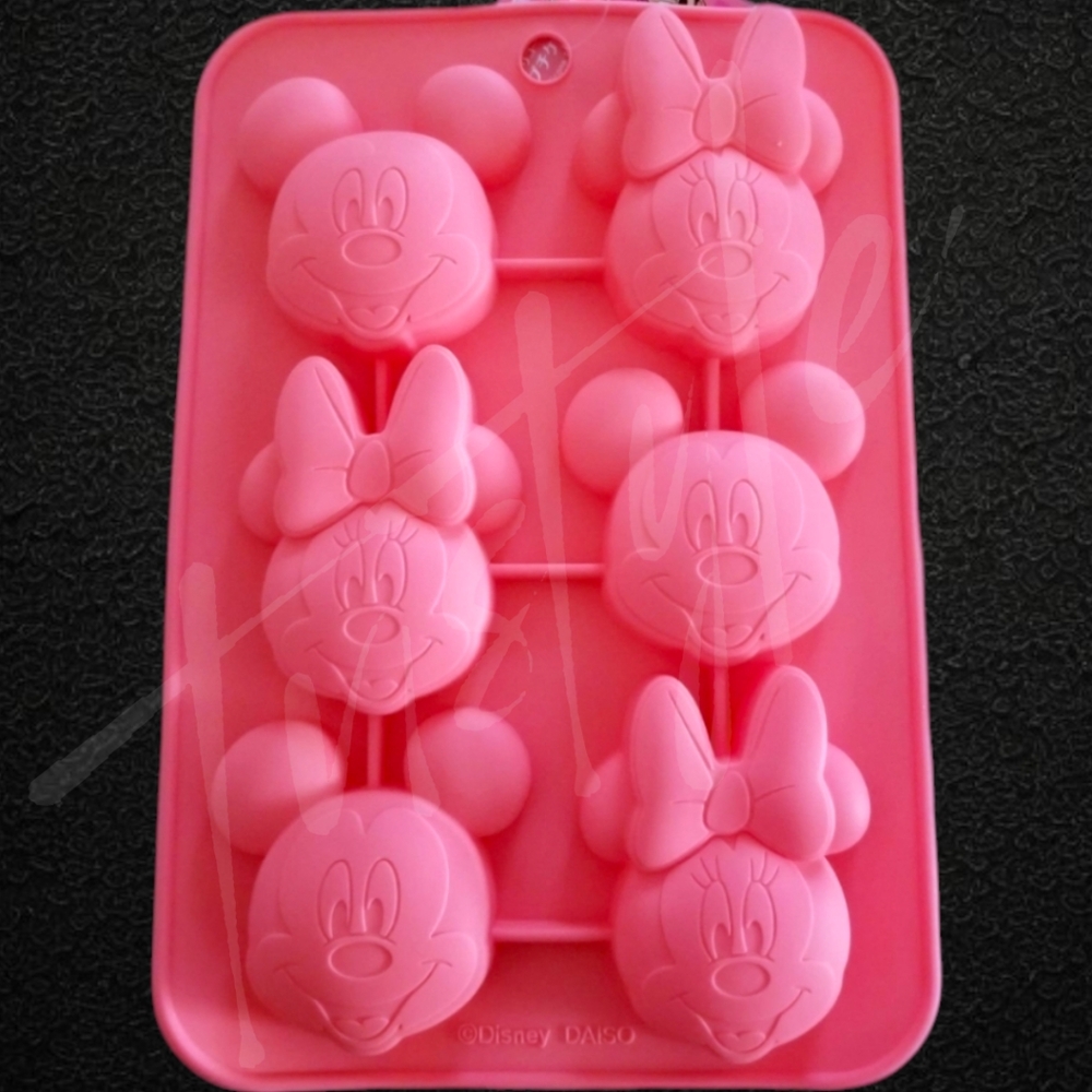 ⭐️LTD QTY⭐️ Mickey & Minnie Silicone Mini Cake Mold
